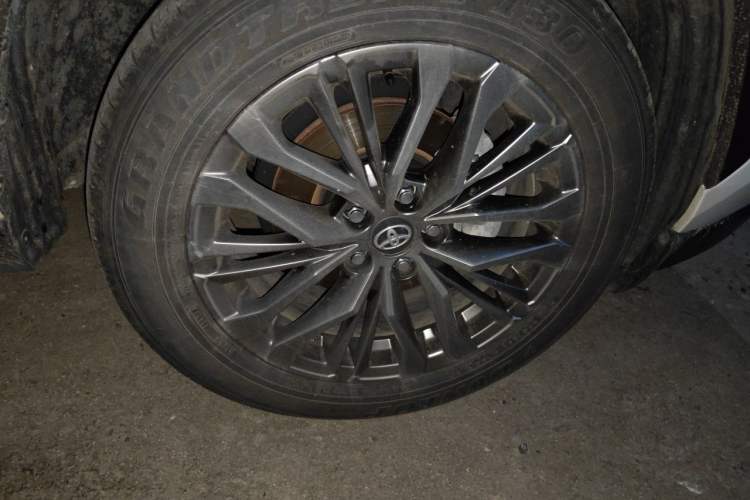 Used Toyota Wildlander 2023 2.0L CVT Two-Wheel Drive Luxury PLUS Edition Right Front Wheel Hub