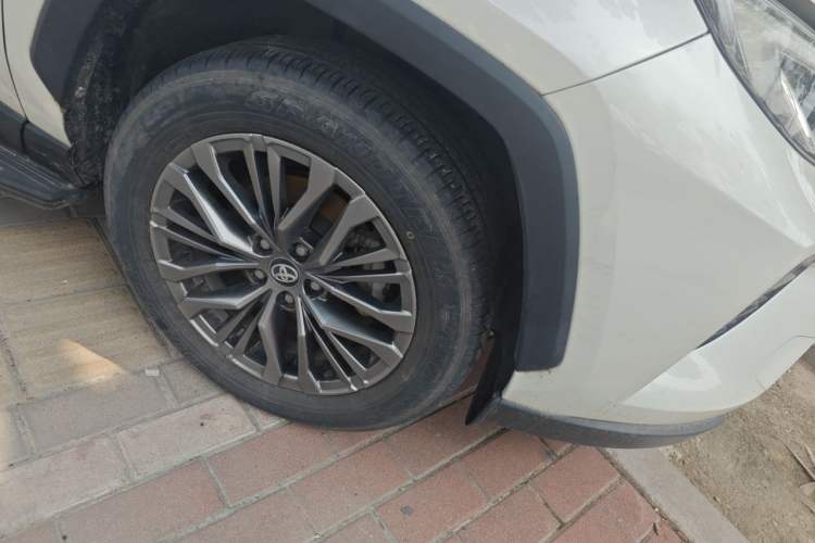 Used Toyota Wildlander 2023 2.0L CVT Two-Wheel Drive Luxury PLUS Edition Right Front Wheel Hub