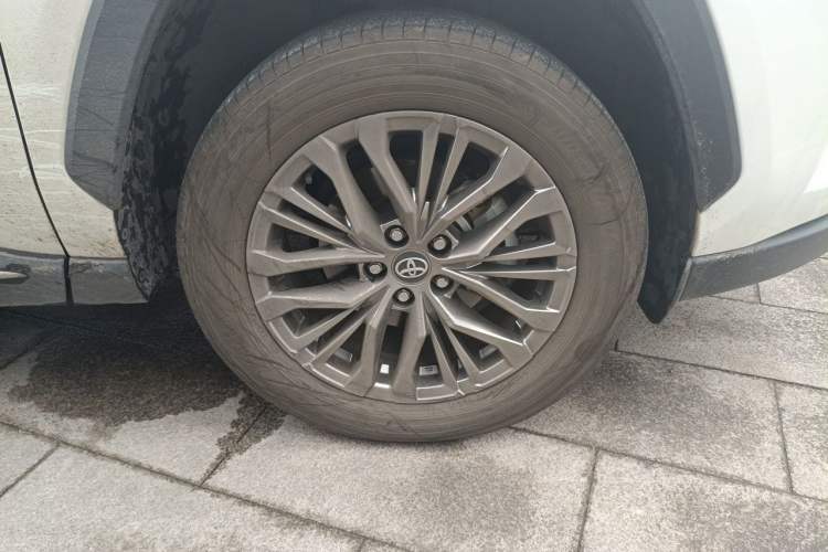 Used Toyota Wildlander 2023 2.0L CVT Two-Wheel Drive Luxury PLUS Edition Right Front Wheel Hub