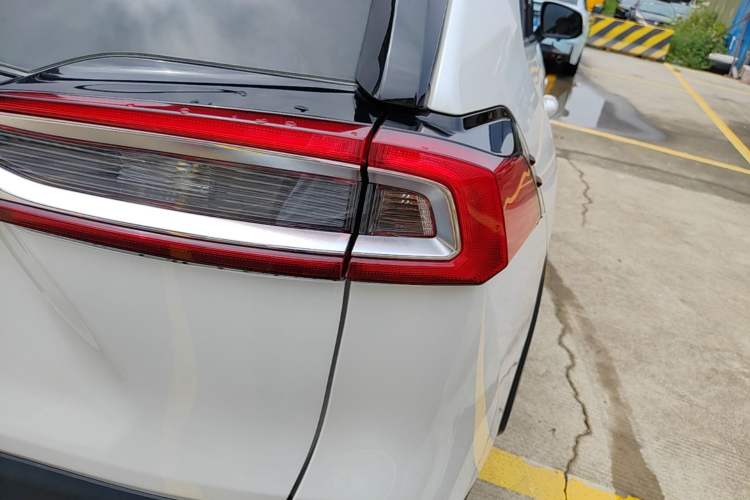 Used Toyota Wildlander 2023 2.0L CVT Two-Wheel Drive Urban Edition Right Rear Taillight