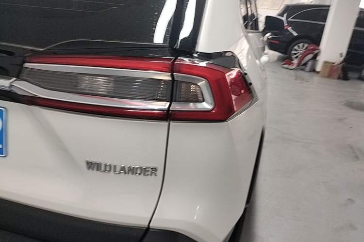 Used Toyota Wildlander 2023 2.0L CVT Two-Wheel Drive Luxury PLUS Edition Right Rear Taillight