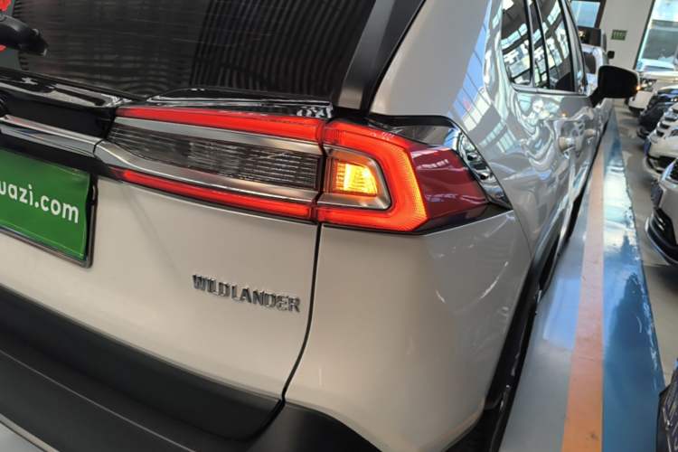 Used Toyota Wildlander 2023 2.0L CVT Two-Wheel Drive Leading Edition Right Rear Taillight