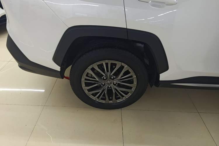 Used Toyota Wildlander 2023 2.0L CVT Two-Wheel Drive Luxury PLUS Edition Right Rear Wheel Hub