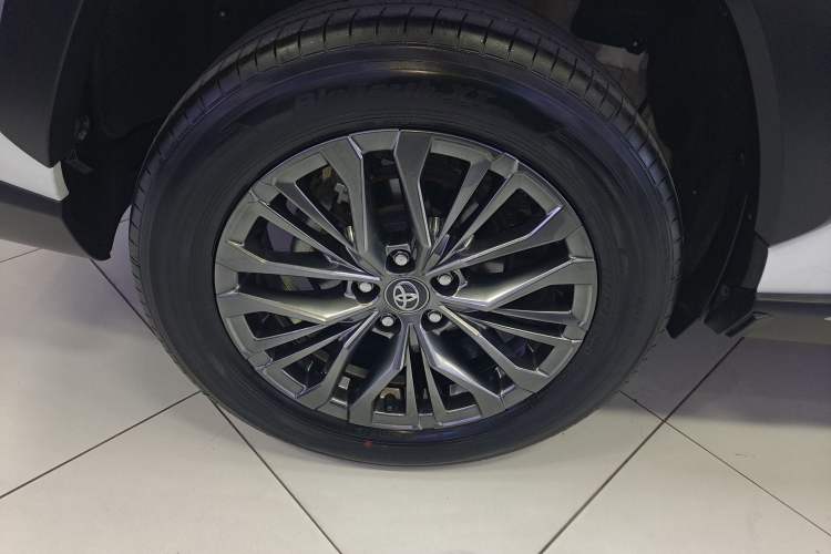 Used Toyota Wildlander 2023 Dual-Motor 2.5L E-CVT Four-Wheel Drive Prestige Edition Right Rear Wheel Hub