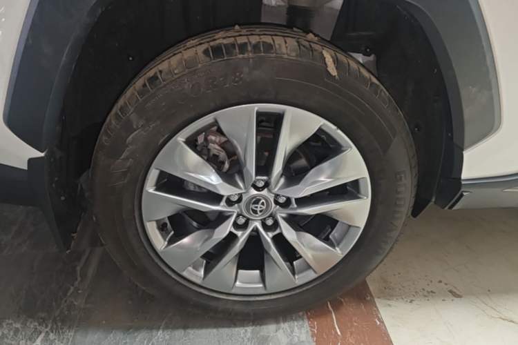 Used Toyota Wildlander 2023 2.0L CVT Two-Wheel Drive Leading Edition Right Rear Wheel Hub