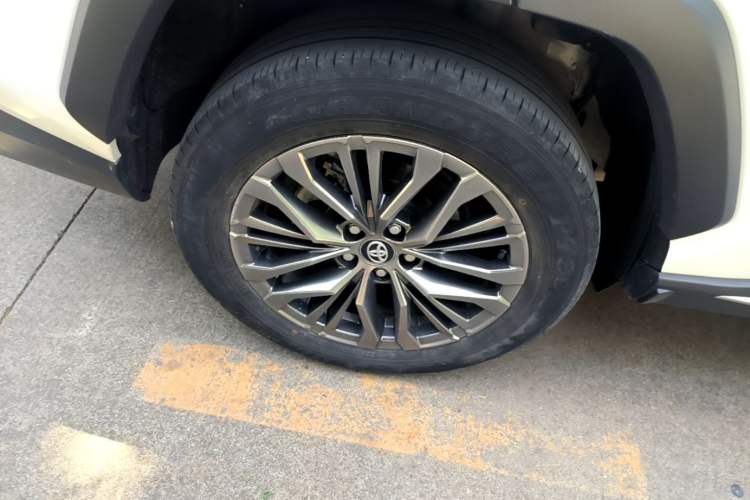 Used Toyota Wildlander 2023 Dual-Motor 2.5L E-CVT Two-Wheel Drive Luxury PLUS Edition Right Rear Wheel Hub