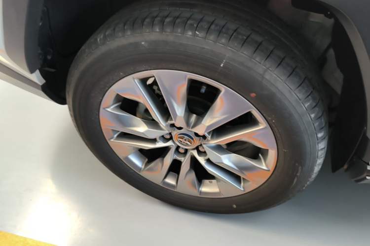 Used Toyota Wildlander 2023 2.0L CVT Two-Wheel Drive Leading Edition Right Rear Wheel Hub