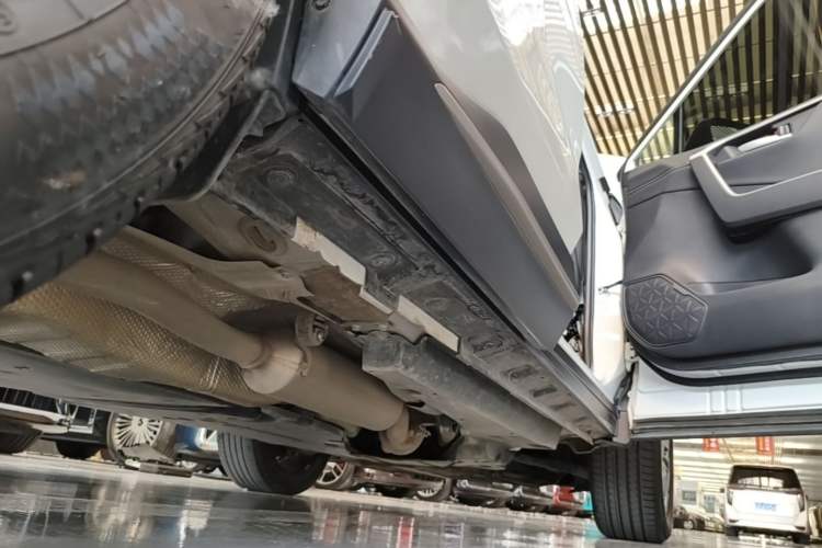 Used Toyota Wildlander 2023 Dual-Motor 2.5L E-CVT Two-Wheel Drive Luxury PLUS Edition Right Side Sill