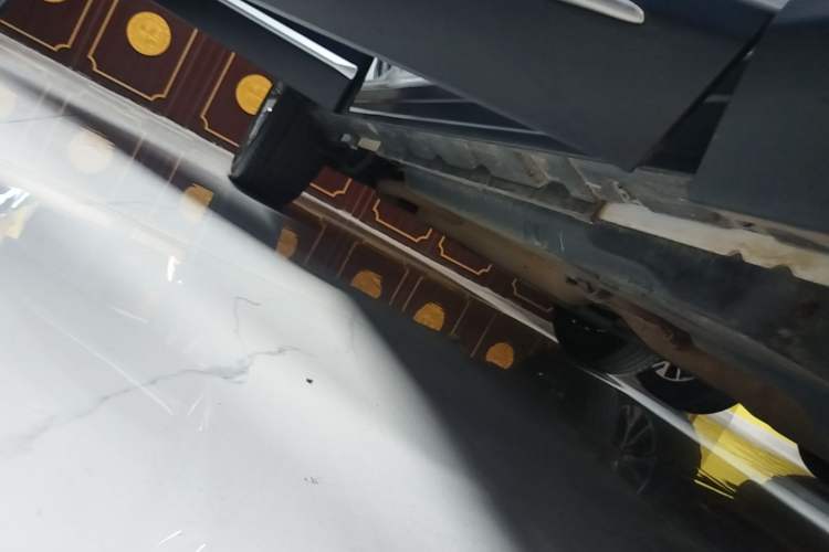 Used Toyota Wildlander 2023 Dual-Motor 2.5L E-CVT Four-Wheel Drive Prestige Edition Right Side Sill