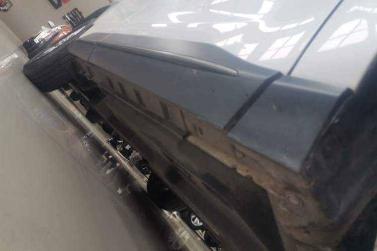 Used Toyota Wildlander 2023 2.0L CVT Two-Wheel Drive Leading Edition Right Side Sill