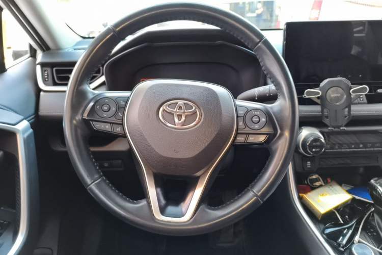 Used Toyota Wildlander 2023 Dual-Motor 2.5L E-CVT Two-Wheel Drive Luxury PLUS Edition Steering Wheel