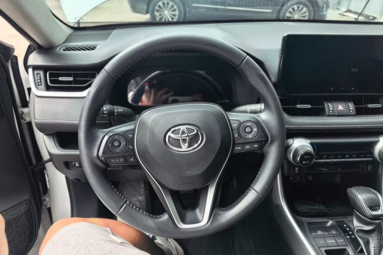 Used Toyota Wildlander 2023 2.0L CVT Two-Wheel Drive Luxury PLUS Edition Steering Wheel