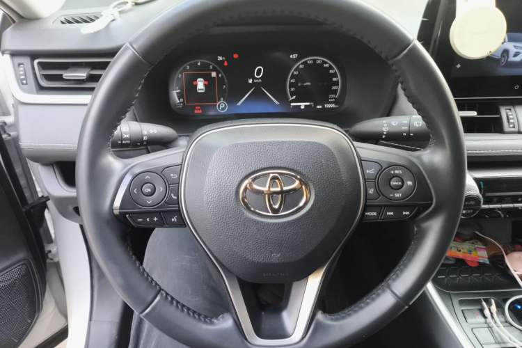 Used Toyota Wildlander 2023 2.0L CVT Two-Wheel Drive Luxury PLUS Edition Steering Wheel