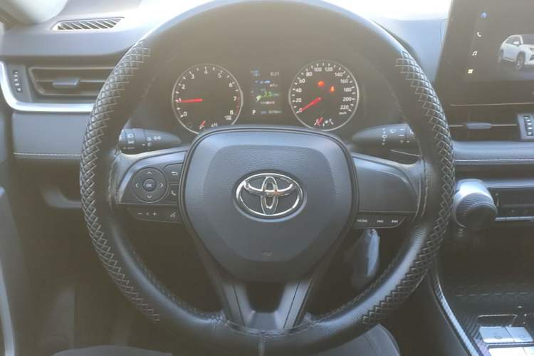 Used Toyota Wildlander 2023 2.0L CVT Two-Wheel Drive Leading Edition Steering Wheel