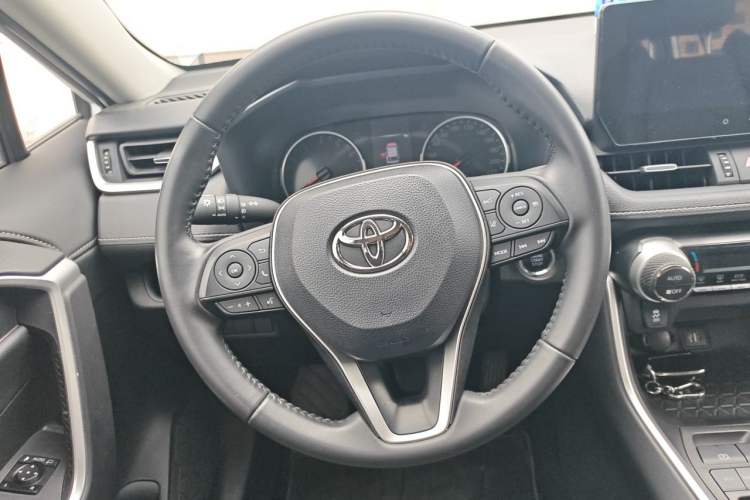 Used Toyota Wildlander 2023 2.0L CVT Two-Wheel Drive Leading Edition Steering Wheel