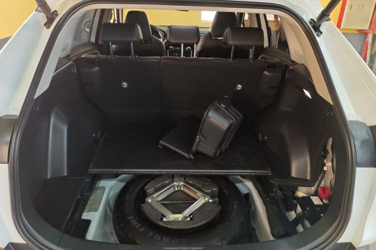 Used Toyota Wildlander 2023 Dual-Motor 2.5L E-CVT Four-Wheel Drive Prestige Edition Trunk