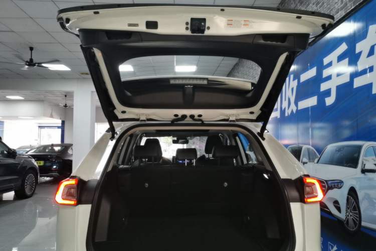 Used Toyota Wildlander 2023 Dual-Motor 2.5L E-CVT Four-Wheel Drive Prestige Edition Trunk