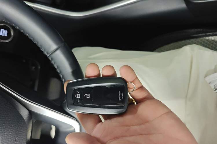 Used Toyota Wildlander 2023 2.0L CVT Two-Wheel Drive Luxury PLUS Edition Vehicle Key