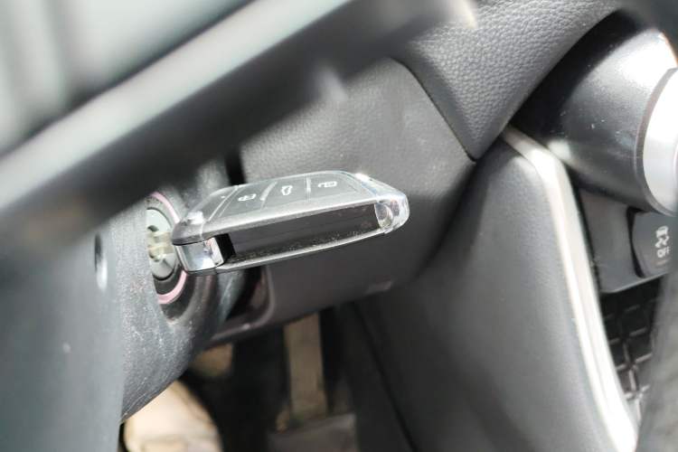 Used Toyota Wildlander 2023 2.0L CVT Two-Wheel Drive Leading Edition Vehicle Key