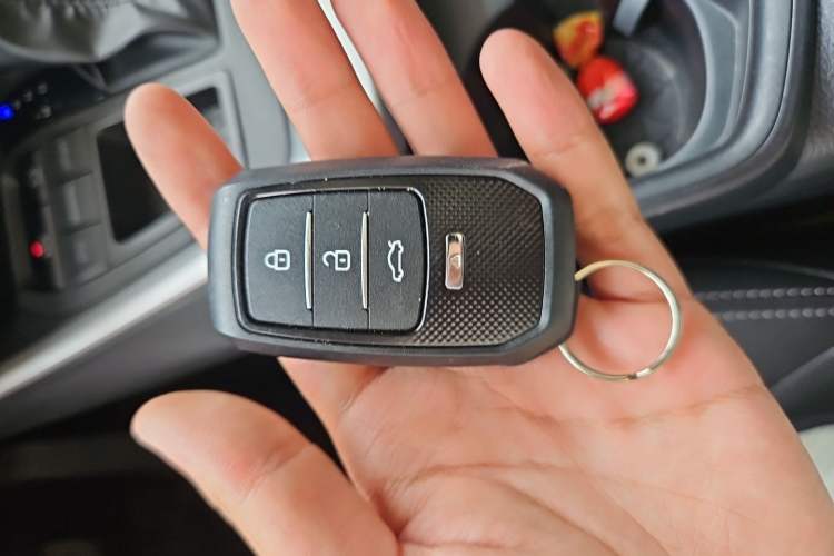 Used Toyota Wildlander 2023 2.0L CVT Two-Wheel Drive Luxury PLUS Edition Vehicle Key