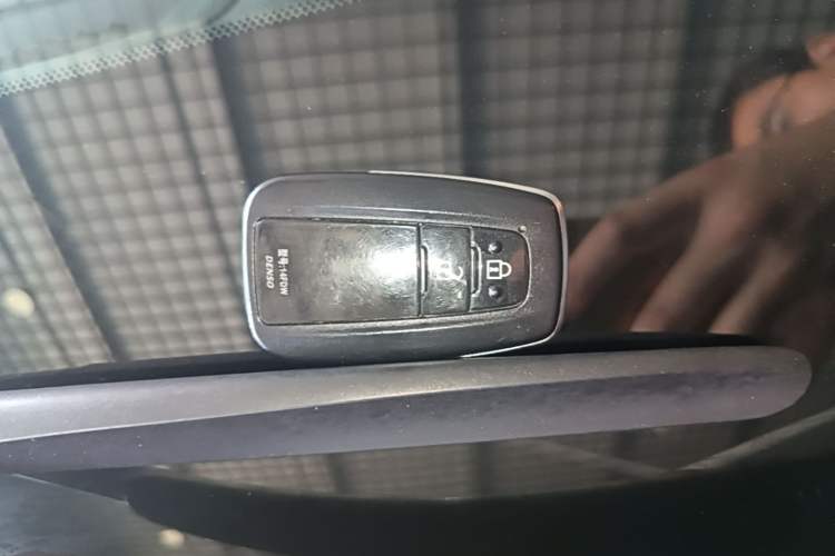 Used Toyota Wildlander 2023 2.0L CVT Two-Wheel Drive Luxury PLUS Edition Vehicle Key