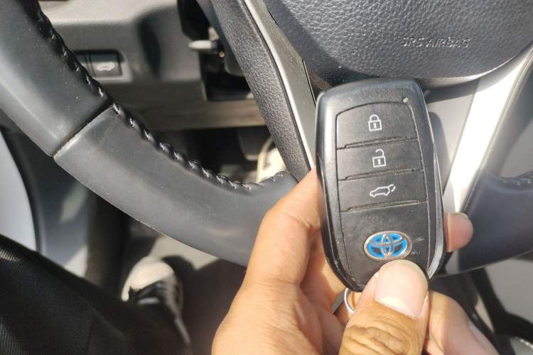 Used Toyota Wildlander 2023 Dual-Motor 2.5L E-CVT Four-Wheel Drive Prestige Edition Vehicle Key