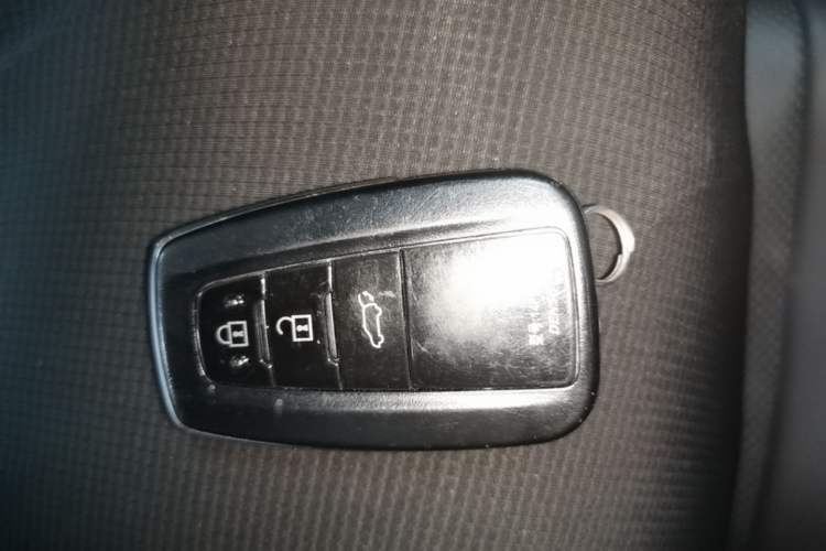 Used Toyota Wildlander 2023 Dual-Motor 2.5L E-CVT Four-Wheel Drive Prestige Edition Vehicle Key