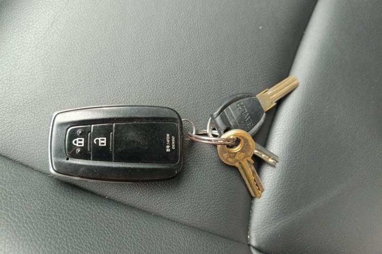 Used Toyota Wildlander 2023 2.0L CVT Two-Wheel Drive Luxury PLUS Edition Vehicle Key
