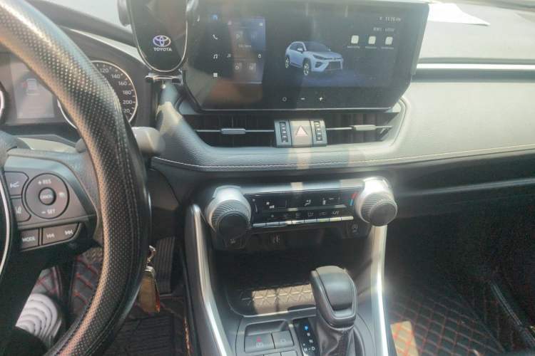 Used Toyota Wildlander 2024 2.0L CVT Two-Wheel Drive Leading Edition Audio And AC Panel