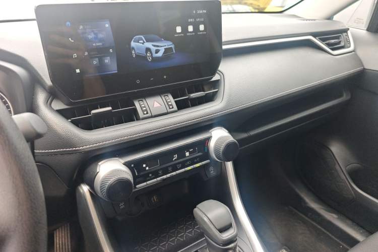 Used Toyota Wildlander 2024 2.0L CVT Two-Wheel Drive Leading Edition Audio And AC Panel
