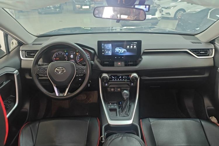Used Toyota Wildlander 2024 2.0L CVT Two-Wheel Drive Leading Edition Center Console