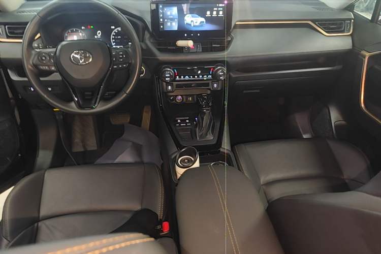 Used Toyota Wildlander 2024 2.0L CVT Two-Wheel Drive Luxury PLUS Edition Center Console