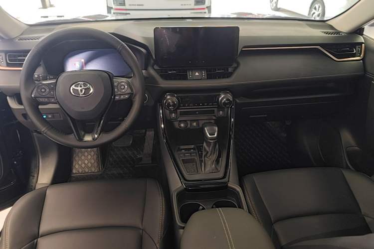 Used Toyota Wildlander 2024 2.0L CVT Two-Wheel Drive Urban Edition Center Console