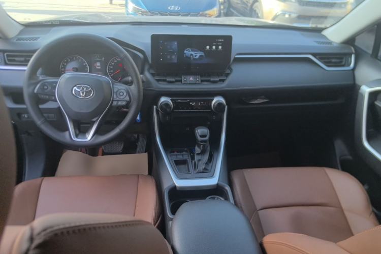 Used Toyota Wildlander 2024 2.0L CVT Two-Wheel Drive Leading Edition Center Console