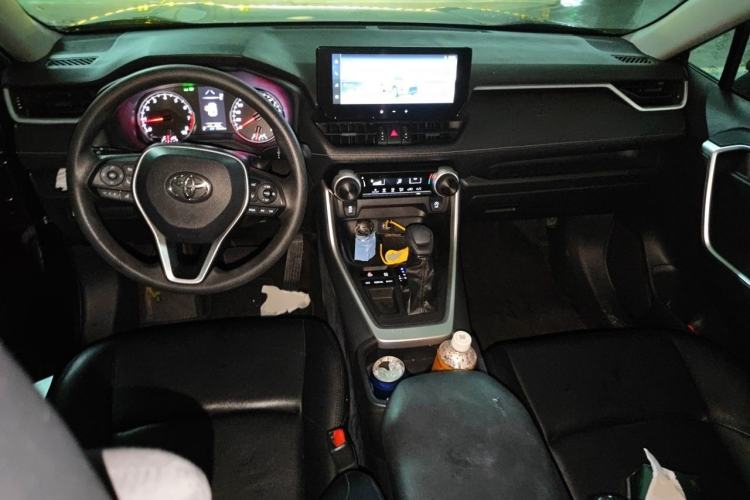 Used Toyota Wildlander 2024 2.0L CVT Two-Wheel Drive Leading Edition Center Console
