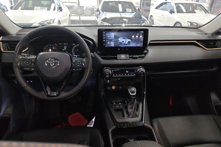 Used Toyota Wildlander 2024 2.0L CVT Two-Wheel Drive Luxury PLUS Edition Center Console