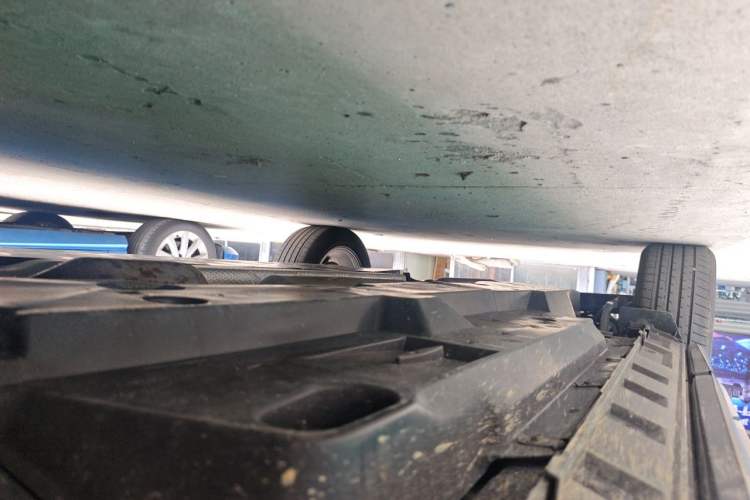 Used Toyota Wildlander 2024 2.0L CVT Two-Wheel Drive Leading Edition Chassis Front Right