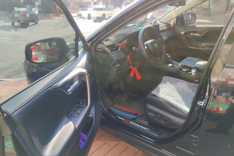 Used Toyota Wildlander 2024 2.0L CVT Two-Wheel Drive Luxury PLUS Edition Driver Seat