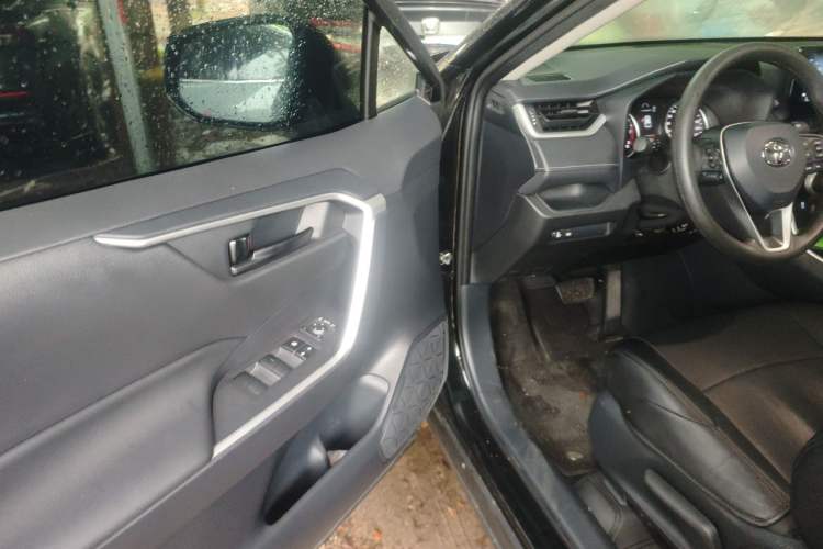 Used Toyota Wildlander 2024 2.0L CVT Two-Wheel Drive Leading Edition Driver Seat