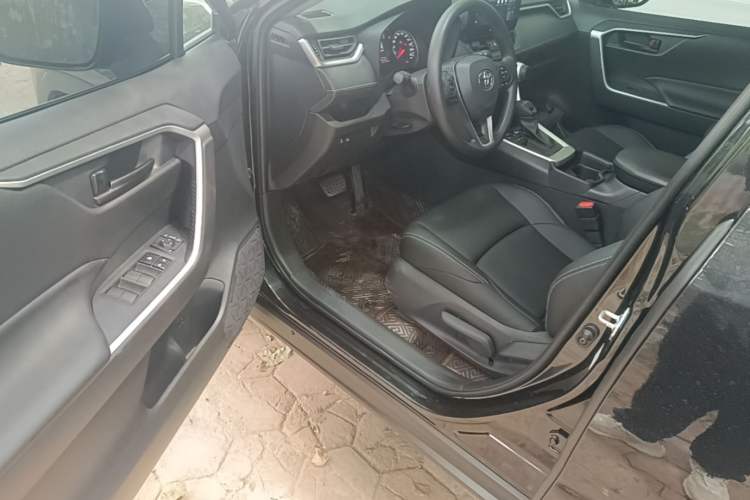 Used Toyota Wildlander 2024 2.0L CVT Two-Wheel Drive Leading Edition Driver Seat