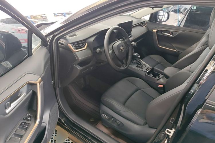 Used Toyota Wildlander 2024 2.0L CVT Two-Wheel Drive Luxury PLUS Edition Driver Seat