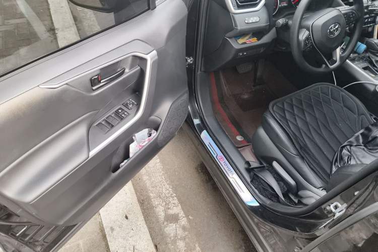 Used Toyota Wildlander 2024 2.0L CVT Two-Wheel Drive Leading Edition Driver Seat