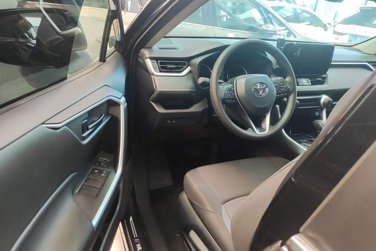 Used Toyota Wildlander 2024 2.0L CVT Two-Wheel Drive Leading Edition Driver Seat