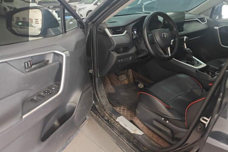 Used Toyota Wildlander 2024 2.0L CVT Two-Wheel Drive Leading Edition Driver Seat