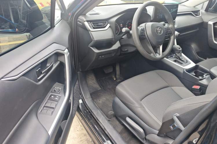 Used Toyota Wildlander 2024 2.0L CVT Two-Wheel Drive Leading Edition Driver Seat