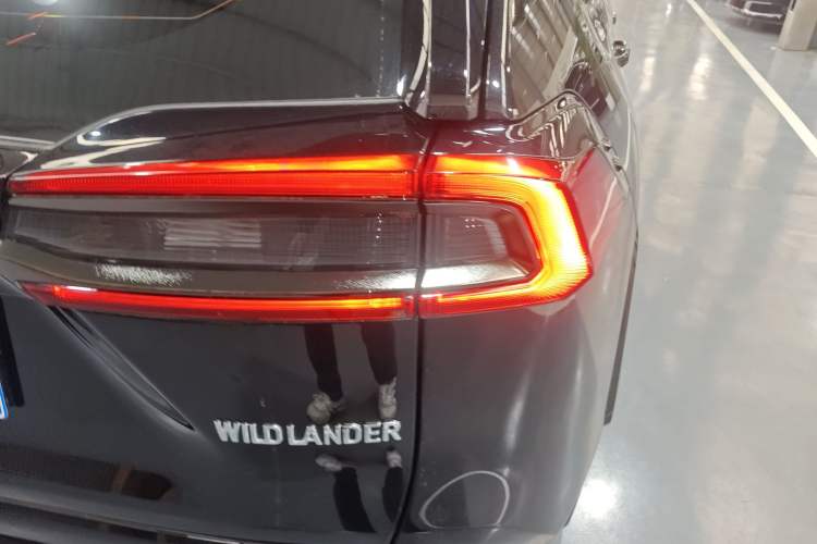 Used Toyota Wildlander 2024 2.0L CVT Two-Wheel Drive Luxury PLUS Edition Exterior 3