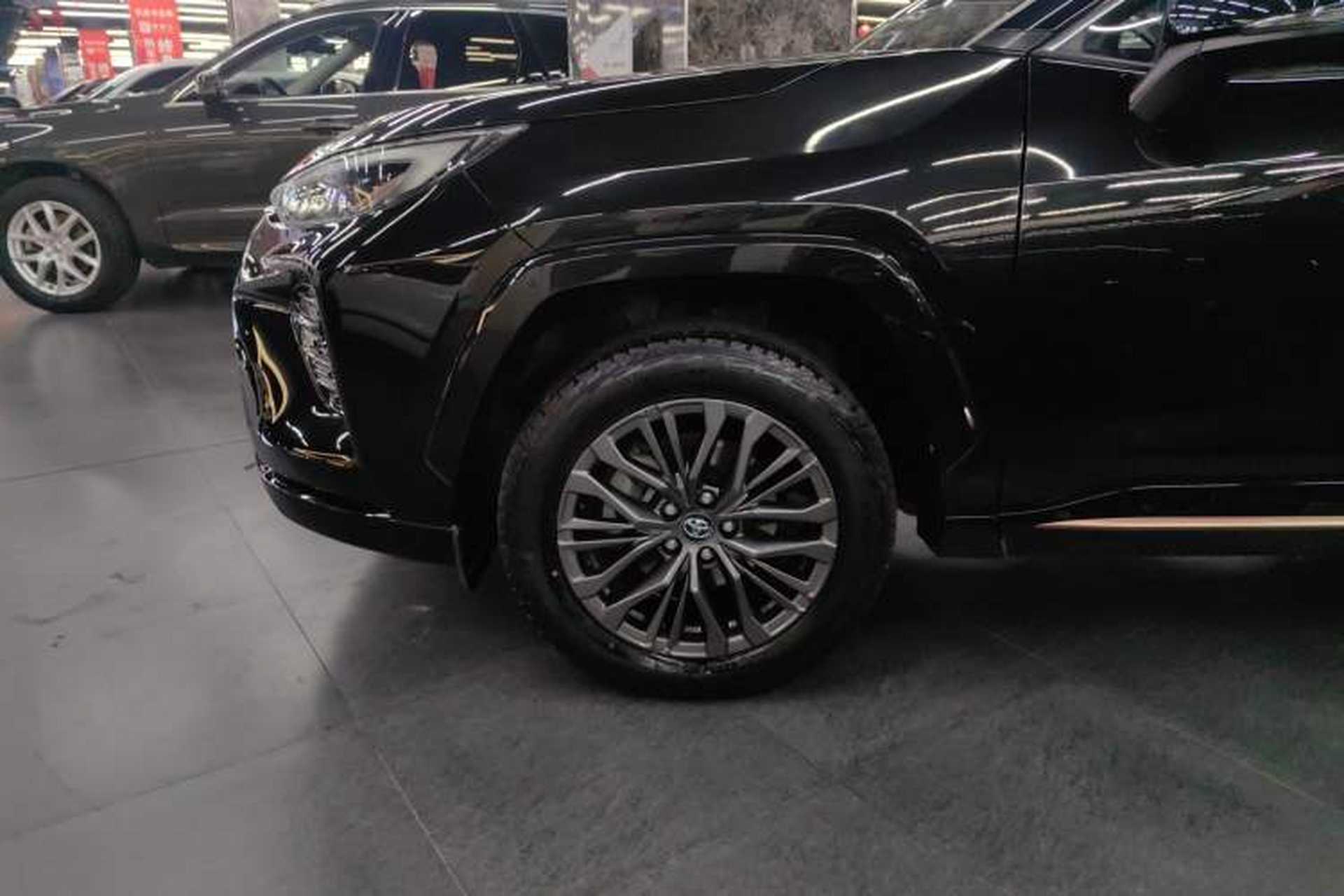 Used Toyota Wildlander 2024 2.0L CVT 4x4 Luxury PLUS Edition Exterior 4