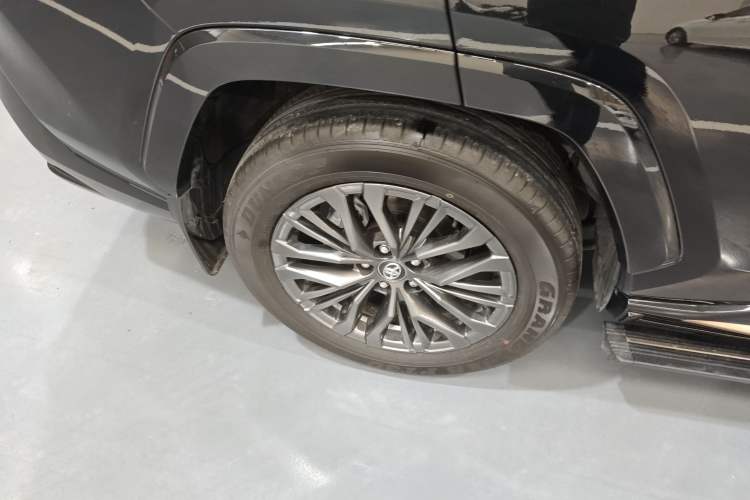 Used Toyota Wildlander 2024 2.0L CVT Two-Wheel Drive Luxury PLUS Edition Exterior 5
