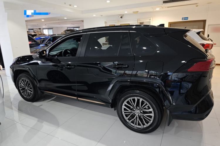 Used Toyota Wildlander 2024 2.0L CVT 4x4 Luxury PLUS Edition Exterior 5