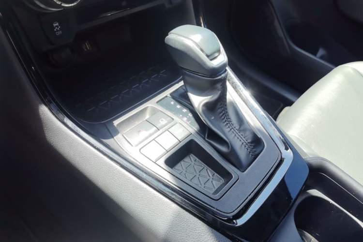 Used Toyota Wildlander 2024 2.0L CVT Two-Wheel Drive Luxury PLUS Edition Gear Lever